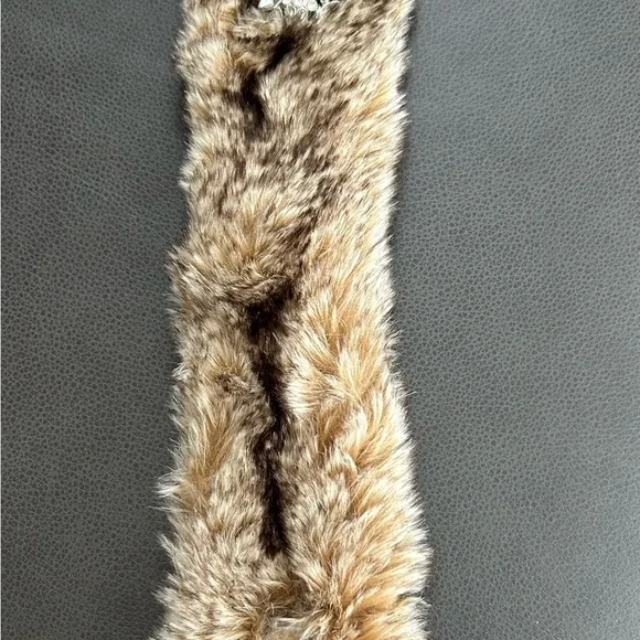 Pottery Barn Faux Fur Bottle Wrap With Sparkling Jewel - Picture 4 of 7